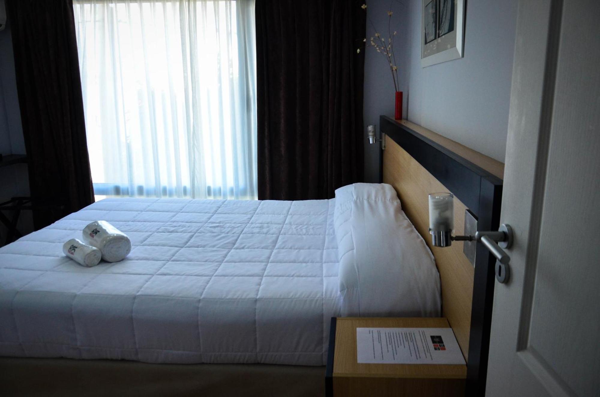 Apart Hotel Rivadavia 815 Neuquen Ngoại thất bức ảnh